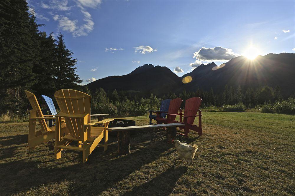 Heather Mountain Lodge Rogers Pass Esterno foto