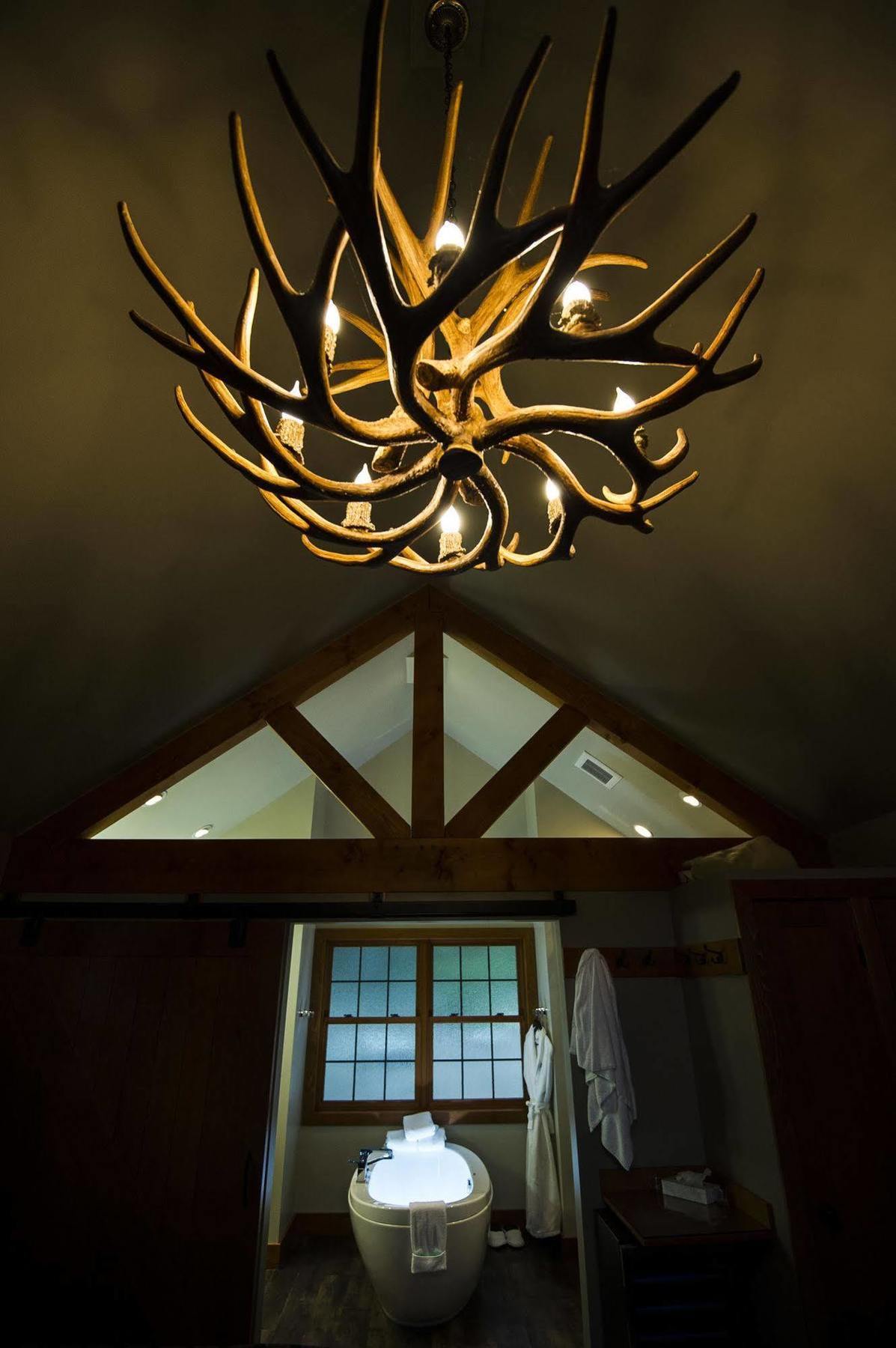 Heather Mountain Lodge Rogers Pass Esterno foto